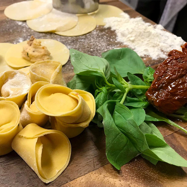 Kartoffelravioli mit Tomatennage